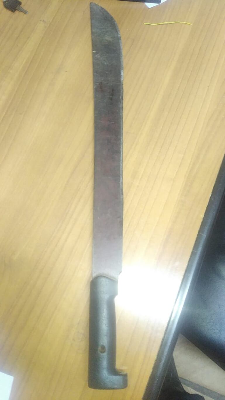 Machete que tenía el barrabrava.