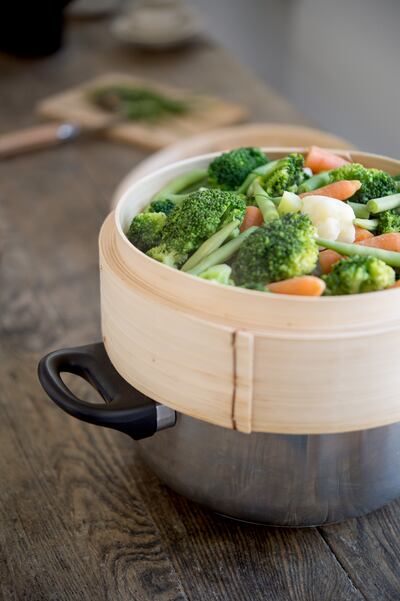 La comida preparada por uno mismo suele ser más fresca y puede saber mejor, pero además el hecho de cocinar predispone al cuerpo de forma favorable para la digestión.