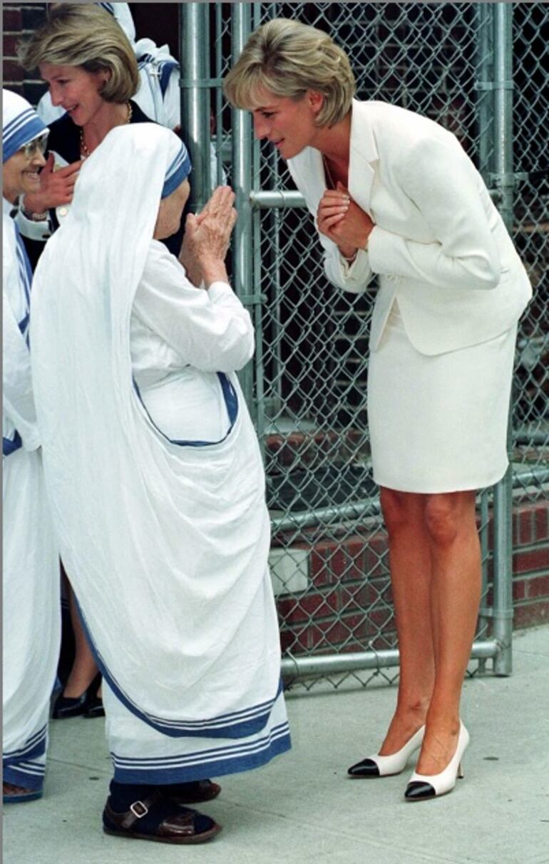 Teresa de Calcuta y lady Di, dos grandes trabajadoras de la solidaridad.