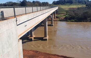 El nuevo puente está habilitado para el tránsito desde este miércoles, anunciaron desde el MOPC.