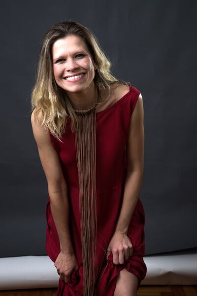 La cantante paraguaya Romy Martínez, becada en Londres, fue una de las expositoras y destacó la importancia de este panel.