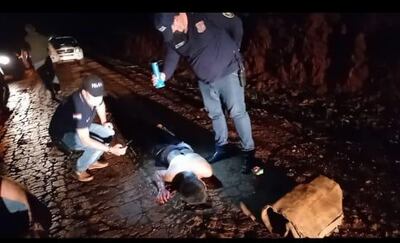 Uno de los asaltantes fue encontrado herido en un camino vecinal.