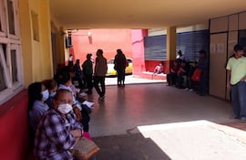 A diario más de 500 personas consultan en el el Hospital de Capiatá. El 50 % son por casos febriles.