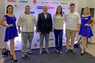 Directivos e invitados en el Centro Logístico de NGO, en CDE.