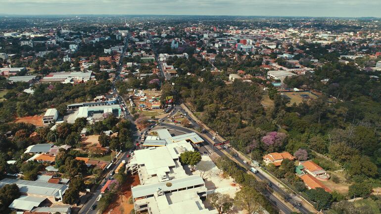 La ciudad de San Lorenzo es un poco comercial e industrial que da trabajo a muchas personas.