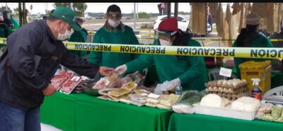 Una rica variedad de productos ofrecen los agricultores