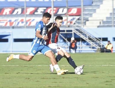 Cerro Porteño y 12 de Octubre juegan en Barrio Obrero.