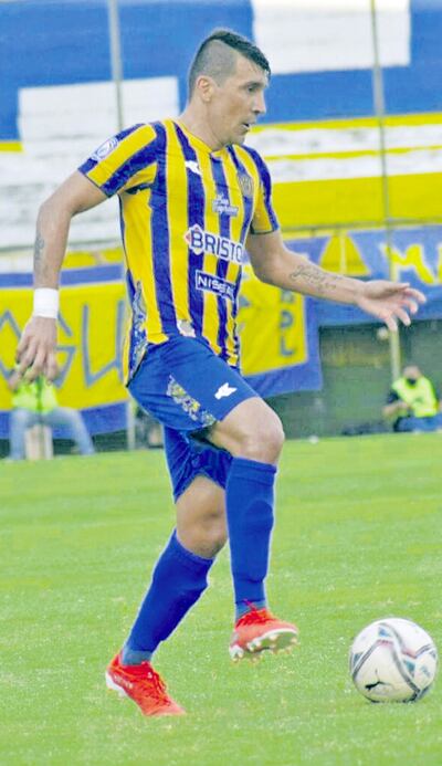 Édgar Milciades Benítez Santander,33 años, 10 partidos y dos anotaciones con el Sportivo Luqueño.