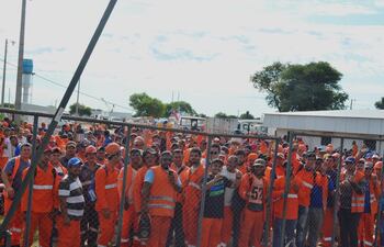 Los obreros del Consorcio Vial Bioceánico levantaron el paro.
