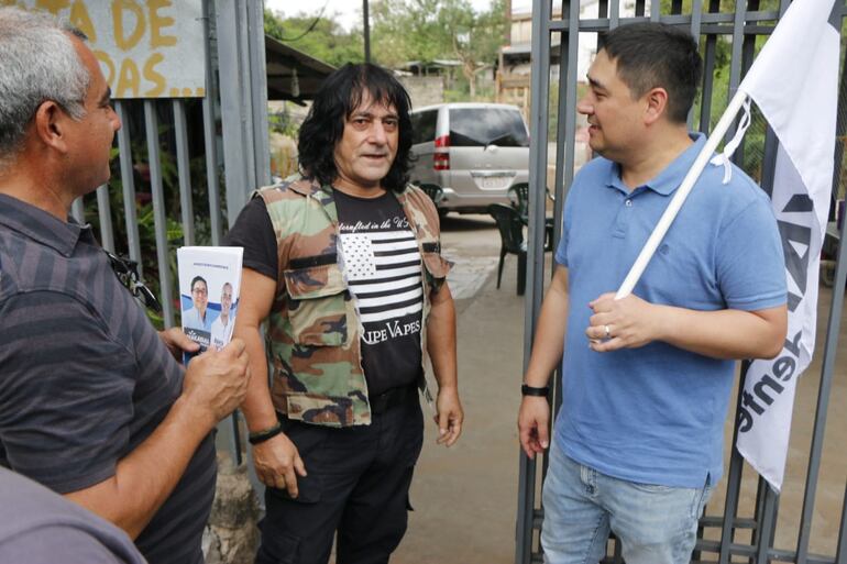 Rambo paraguayo junto a Eduardo Nakayama.