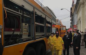 El Embajador Han agradeció y mencionó que “el 2020 ha sido un año muy especial, ya que además de la pandemia del Covid-19 que ha cambiado nuestra forma de vida, la sequía causó muchos incendios en todo el Paraguay, y allí los bomberos del CBVP estuvieron presentes siempre”.