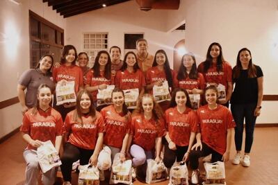 Plantel femenino U15, que participa en el sudamericano en Chile. Hoy juega contra Argentina.