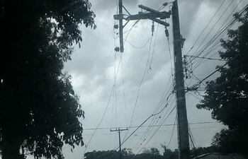 Daños ocasionados por la tormenta al sistema eléctrico de la ANDE.