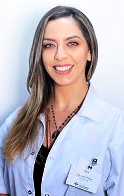 Dra. Lorena Pefaur Monjagata, especialista en dermatología.