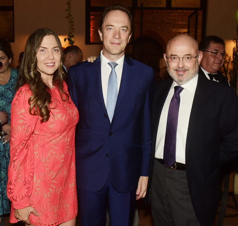 Laurel Lahaie, Sebastián Lahaie y Marc Firmin.