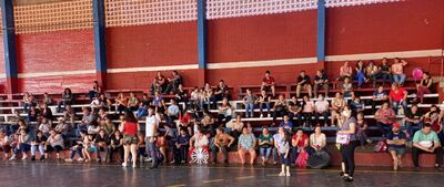 Padres realizaron una manifestación en rechazo al aumento de las cuotas mensuales en el centro educativo San Pablo.