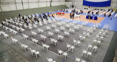 Un número muy reducido de adultos mayores llegó ayer hasta las instalaciones de la SND.