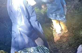 Habría sufrido en paro mientras buscaba miel de abejas silvestres.