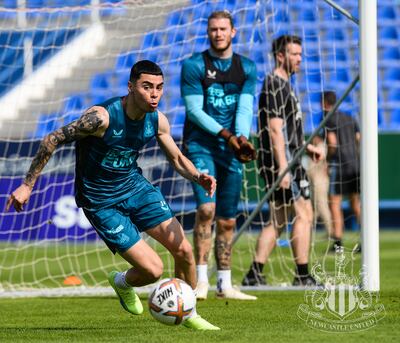 Miguel Almirón, durante la práctica del Newcastle en Arabia Saudí.