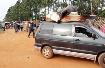 “Sintierras”, pero con buen sistema logístico, se observan en las invasiones de propiedades.
