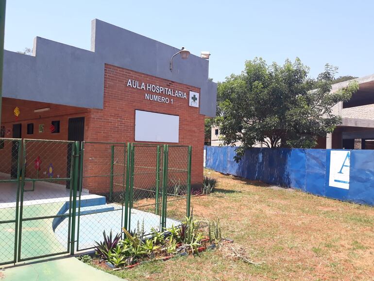 Los niños y niñas, que escribieron los pedidos son alumnos del aula hospitalaria del Hospital Pediátrico Niños de Acosta Ñu.