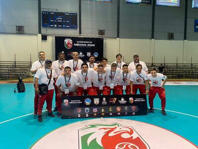 Plantel del 12 de Junio, que ayer debutó con derrota contra el colombiano Caciques del Quindío.