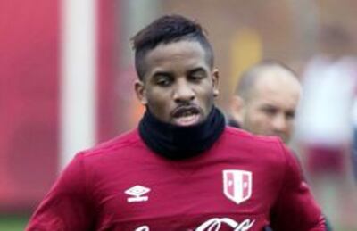 Jefferson Farfán es uno de los convocados para jugar ante Paraguay.