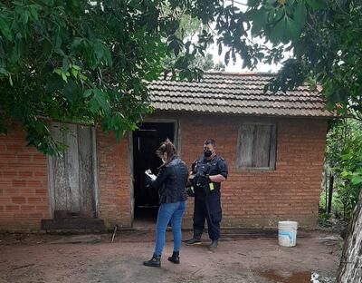 Vivienda habitada por la anciana que fue violada y asesinada en Coronel Bogado.