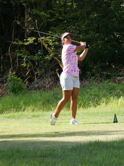 Golfista Sofía García en acción en Misisipi, donde pasó a ubicarse tercera (Foto WAPT).