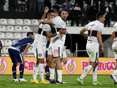 Olimpia visita a Ameliano en Dos Bocas.