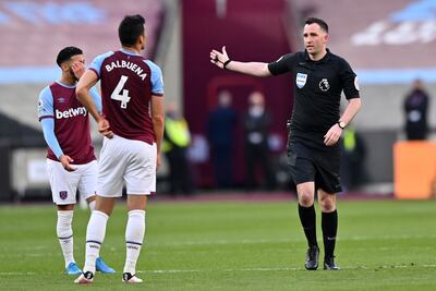 Chelsea derrotó al West Ham y Fabián Balbuena se fue expulsado