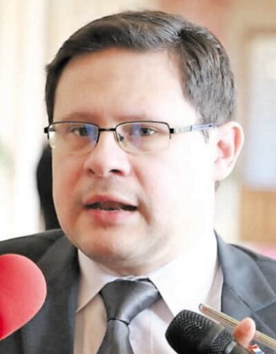 El viceministro de la SET, Óscar Orué, indicó que tienen el respaldo del Presidente de la República para proceder.