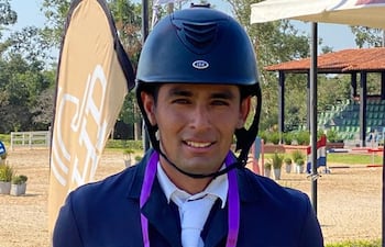 El jinete Marcelo Cañete ganador de la FEI Wolrd Challenge.