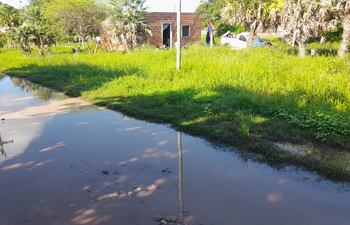 Tras las lluvias de anoche y madrugada de hoy, se tuvo corte de energia de la ande por mas de 10 horas, tambien cayeron las señales de internet de las empresas telefónicas.