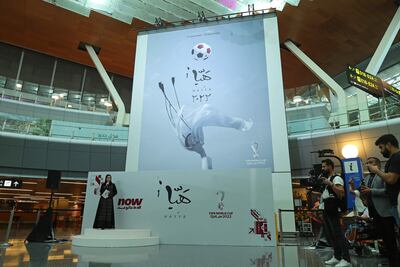 El póster oficial del Mundial de Qatar 2022 fue presentado ayer en el aeropuerto Hamad de Doha.