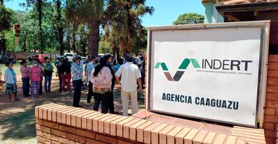 Durante la jornada de la encargada de Despacho del Indert, Gail  González en Caaguazú, el pasado jueves, el abogado Marcos Torales denunció casos de estafa de funcionarios a campesinos.