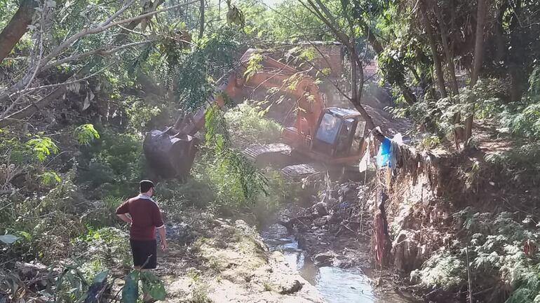 Limpieza del arroyo San Lorenzo.