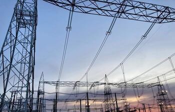 La ANDE trabaja en la ampliación de su sistema de transmisión, subestaciones y redes de distribución.