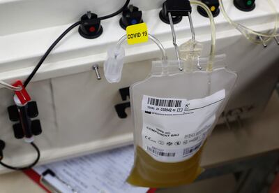 Muestras donadas por pacientes de coronavirus recuperados, como parte de un tratamiento experimental israelí con anticuerpos en el centro médico Sheba, cerca de Tel Aviv.