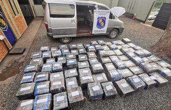 El vehículo transportaba un total de 1.979 kilos de marihuana prensada, listas para ser enviadas a los centros de consumo.