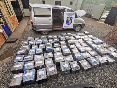 El vehículo transportaba un total de 1.979 kilos de marihuana prensada, listas para ser enviadas a los centros de consumo.