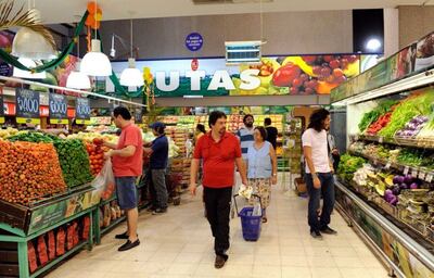 Hoy atenderán la mayoría de los supermercados.