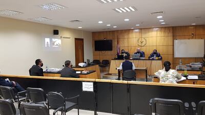 El procesado está participando del juicio por medios telemáticos.