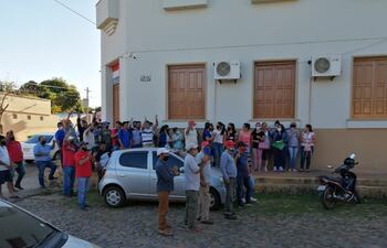 Funcionarios municipales que en noviembre del 2020 se manifestaron para exigir pago de sus salarios