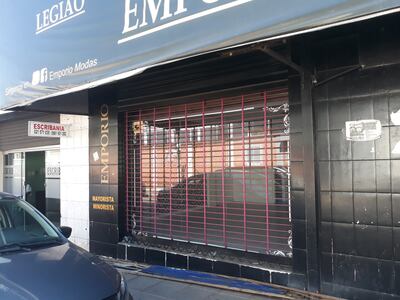 Rubros de locales comerciales mayoristas y minoristas de la ciudad de San Lorenzo se ven obligados a cerrar debido a escasa venta.