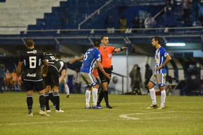 El árbitro Benítez estará en el choque principal.