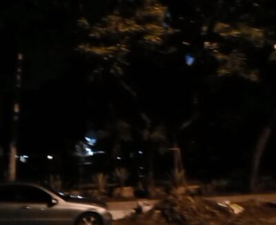 Plaza Mburucuyá a oscuras.(gentileza).