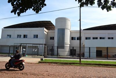 Unidad Sanitaria del Instituto de Previsión Social (IPS). La habilitación está atrasada.