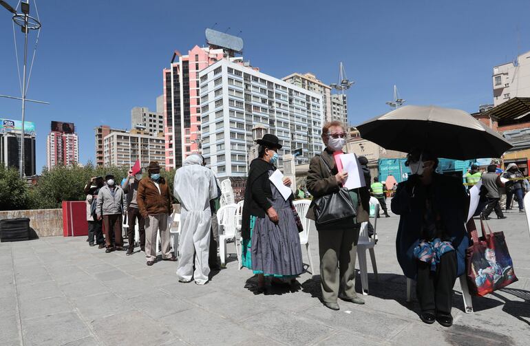 Bolivia apuesta por una fuerte campaña de vacunación para hacer frente a la pandemia.
