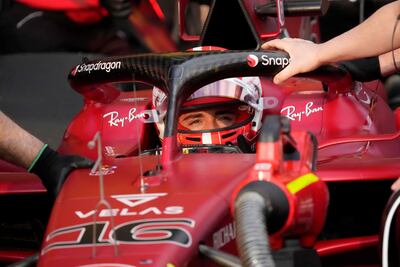 Charles Leclerc a bordo del monoplaza de Ferrari durante la clasificación del Gran Premio de Australia de la Fórmula 1.